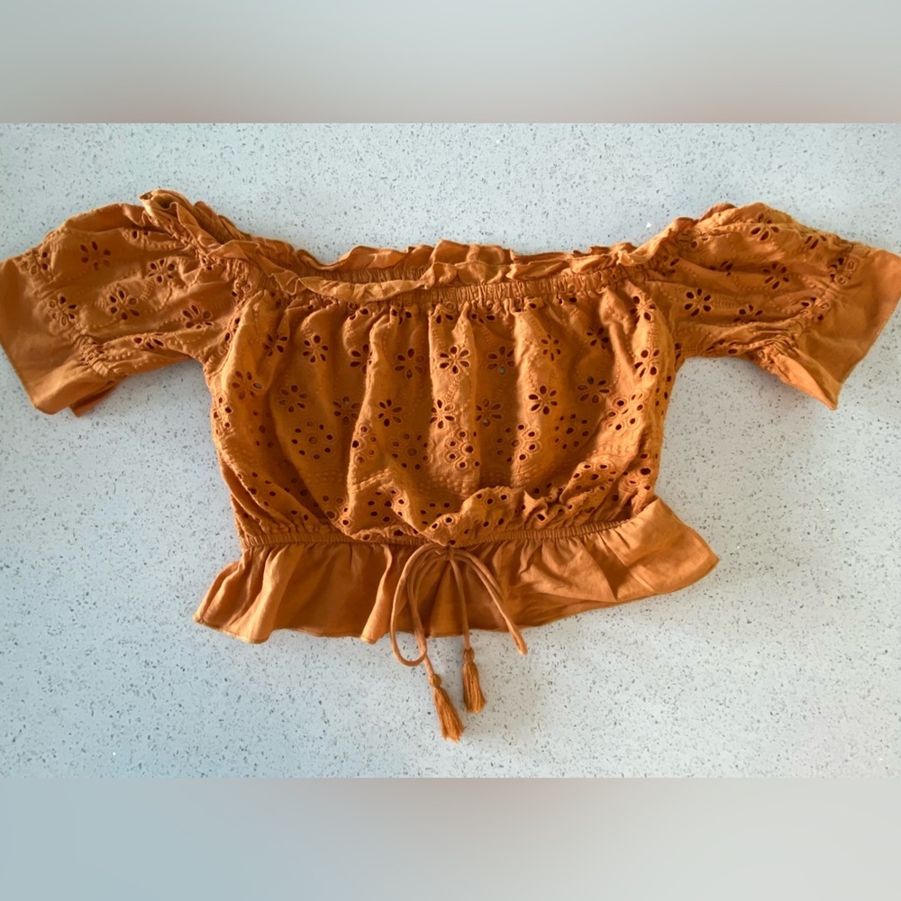 100% cotton Charlotte Russe Terracotta Crop Tie Front Blouse EUC Size XS